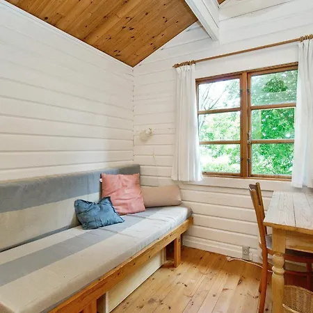 6 Person In Graested-by Traum