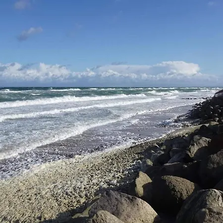 6 Person In Graested-by Traum Graested