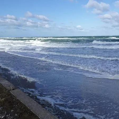 6 Person In Graested-by Traum